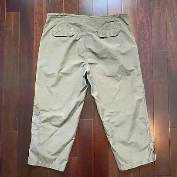 Columbia Hiking Pants Cropped Capri Khaki Green Size Large Petite - Picture 15 of 16